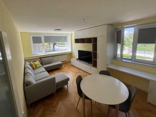 Дава се под наем Двустаен апартамент в София, Банишора - 75 кв.м за 450 € - Снимка #1