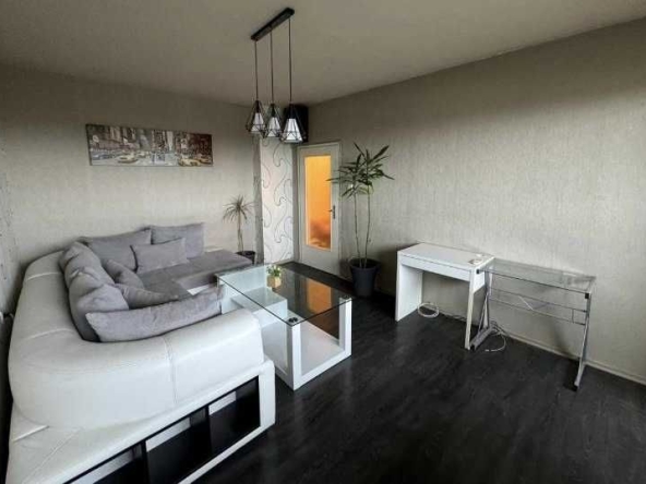 Дава се под наем Двустаен апартамент в София, Надежда 1 - 80 кв.м за 355 € - Снимка #1