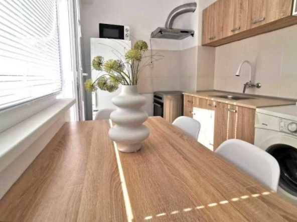 Дава се под наем Едностаен апартамент в София, Полигона - 50 кв.м за 350 € - Снимка #1