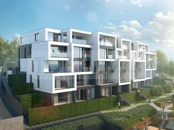 Четиристаен апартамент в Варна, Бриз - 170 кв.м за 2218 €/кв.м - Снимка #1