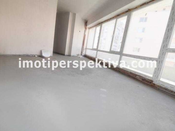 Тристаен апартамент в Пловдив, Кючук Париж - 84 кв.м за 1298 €/кв.м - Снимка #1