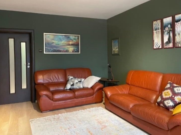 Дава се под наем Тристаен апартамент в София, Център - 110 кв.м за 561 € - Снимка #1