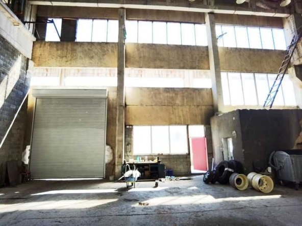 Промишлена сграда в Благоевград, Идеален център - 2000 кв.м за 159 €/кв.м - Снимка #1