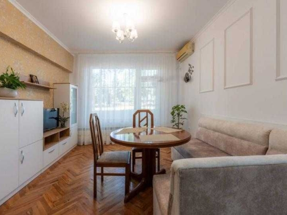 Дава се под наем Двустаен апартамент в Бургас, Лазур - 65 кв.м за 459 € - Снимка #1