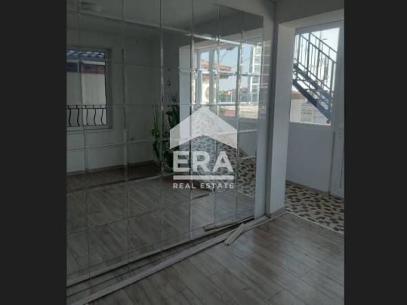 Дава се под наем Магазин в Варна, Цветен квартал - 35 кв.м за 375 € - Снимка #1