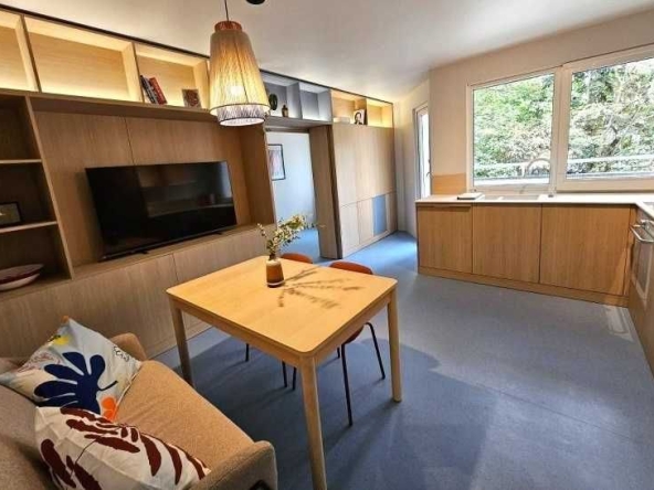 Дава се под наем Тристаен апартамент в Варна, м-т Св. Никола - 86 кв.м за 367.2 € - Снимка #1