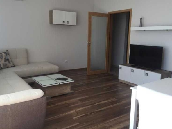 Дава се под наем Двустаен апартамент в София, Свобода - 65 кв.м за 350 € - Снимка #1