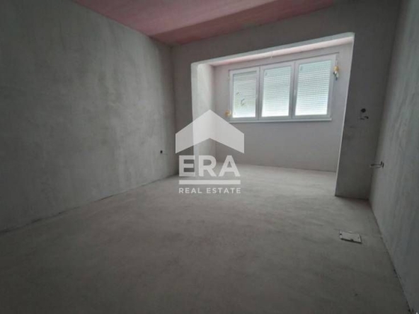 Тристаен апартамент в Силистра, Изток - 88 кв.м за 405 €/кв.м - Снимка #1