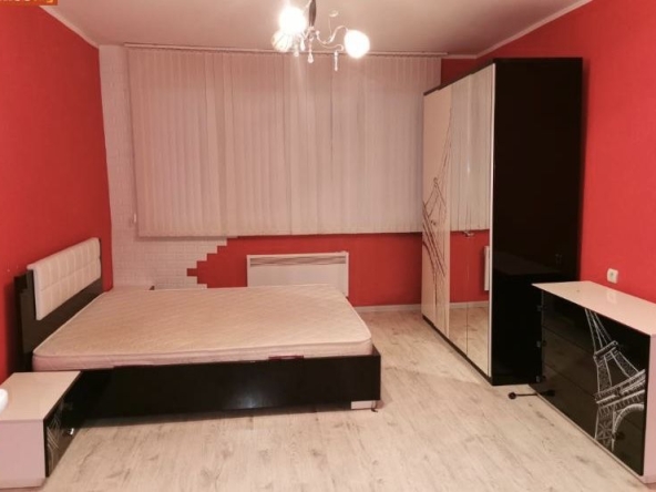 Дава се под наем Двустаен апартамент в Радомир - 64 кв.м за 382.5 € - Снимка #1