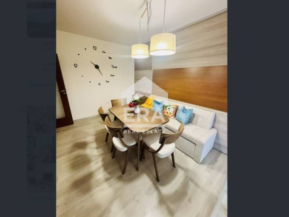 Дава се под наем Тристаен апартамент в к.к. Св.Св. Константин и Елена - 90 кв.м за 700 € - Снимка #1