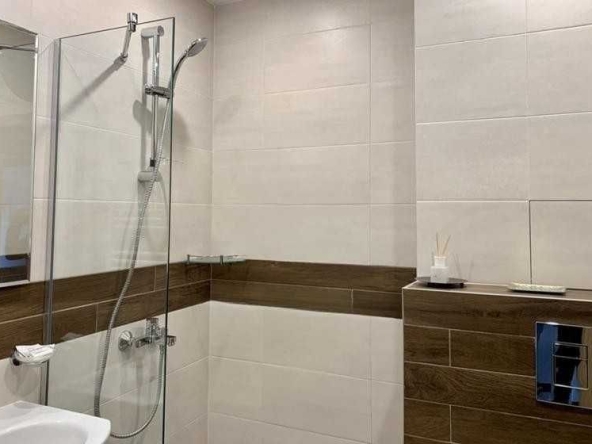 Двустаен апартамент в София, Център - 71 кв.м за 1761 €/кв.м - Снимка #1