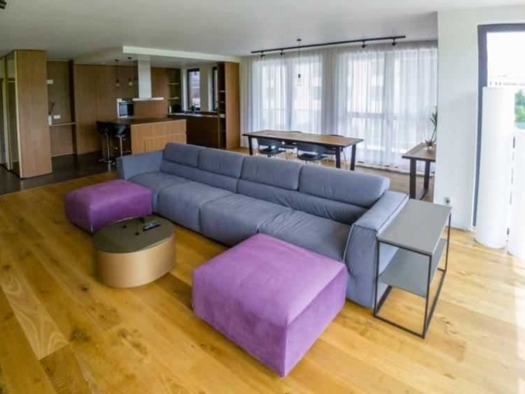 Дава се под наем Тристаен апартамент в София, Хладилника - 125 кв.м за 510 € - Снимка #1