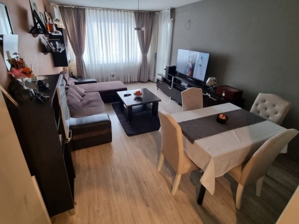 Тристаен апартамент в София, Фондови жилища - 71 кв.м за 2098 €/кв.м - Снимка #1
