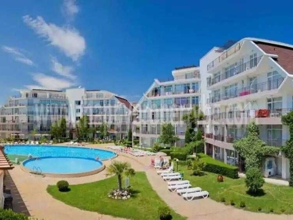 Двустаен апартамент в к.к. Слънчев бряг - 69 кв.м за 943 €/кв.м - Снимка #1