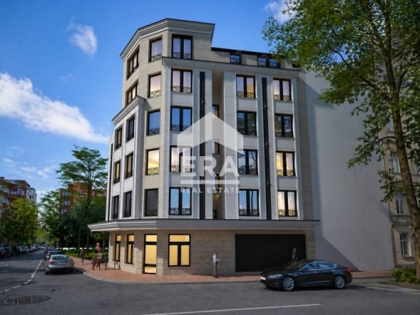 Тристаен апартамент в София, Център - 117 кв.м за 1532 €/кв.м - Снимка #1