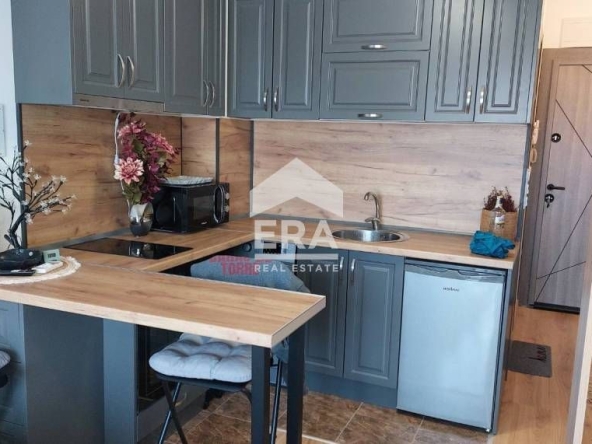 Дава се под наем Едностаен апартамент в к.к. Св.Св. Константин и Елена - 40 кв.м за 360 € - Снимка #1