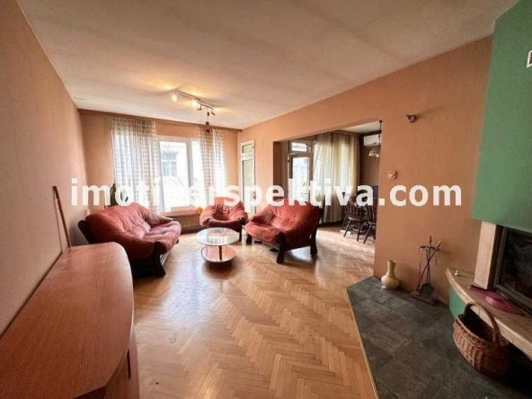 Тристаен апартамент в Пловдив, Център - 140 кв.м за 1750 €/кв.м - Снимка #1