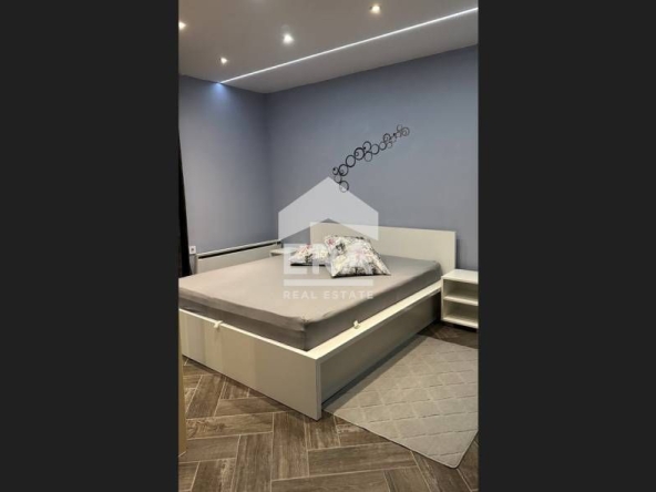 Дава се под наем Етаж от къща в Варна, Автогара - 80 кв.м за 700 € - Снимка #1