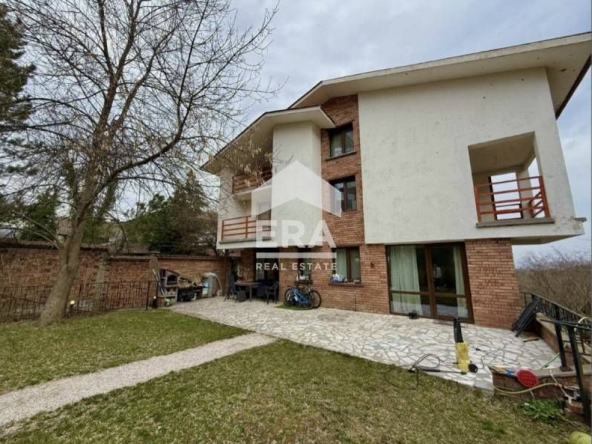 Къща в София, Княжево - 300 кв.м за 2000 €/кв.м - Снимка #1