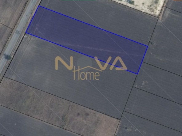 Парцел в с. Тополи, Област Варна - 4750 кв.м за 21 €/кв.м - Снимка #1