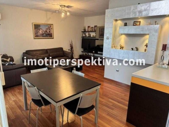 Тристаен апартамент в Пловдив, Център - 120 кв.м за 2000 €/кв.м - Снимка #1