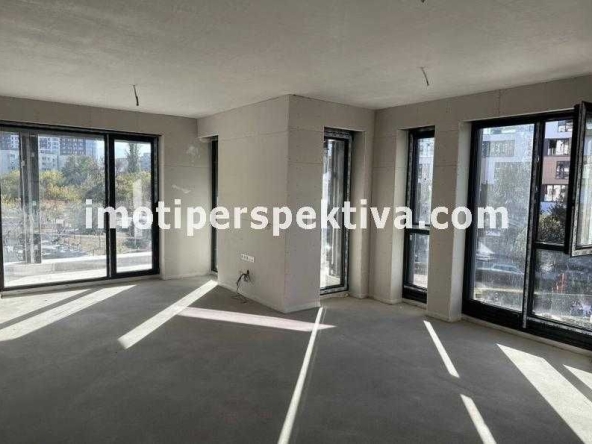 Тристаен апартамент в Пловдив, Център - 130 кв.м за 1916 €/кв.м - Снимка #1