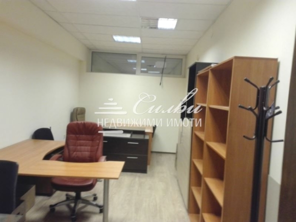 Дава се под наем Офис в Шумен, Център - 22 кв.м за 102 € - Снимка #1