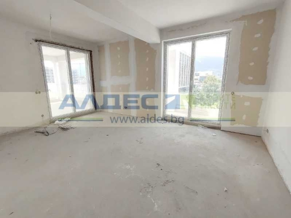 Тристаен апартамент в София, Хладилника - 158 кв.м за 2000 €/кв.м - Снимка #1