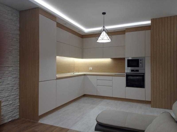 Дава се под наем Двустаен апартамент в София, Студентски град - 70 кв.м за 504.9 € - Снимка #1