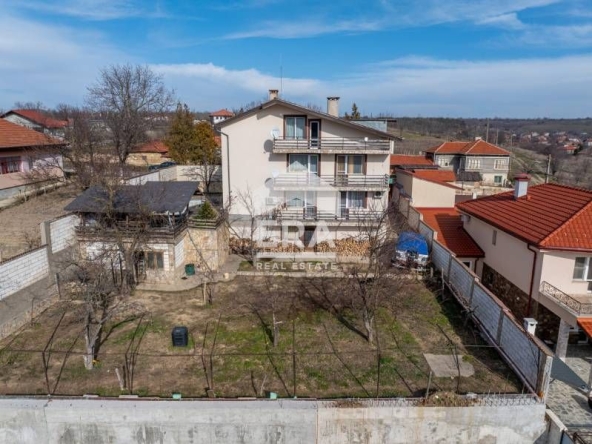 Къща в с. Басарбово, Област Русе - 415 кв.м за 599 €/кв.м - Снимка #1