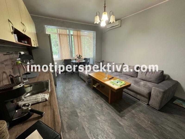 Тристаен апартамент в Пловдив, Център - 100 кв.м за 2100 €/кв.м - Снимка #1