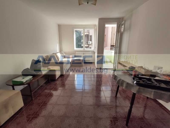 Дава се под наем Двустаен апартамент в София, Център - 70 кв.м за 561 € - Снимка #1