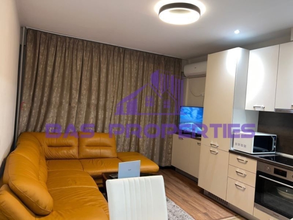 Тристаен апартамент в София, Изток - 70 кв.м за 3500 €/кв.м - Снимка #1