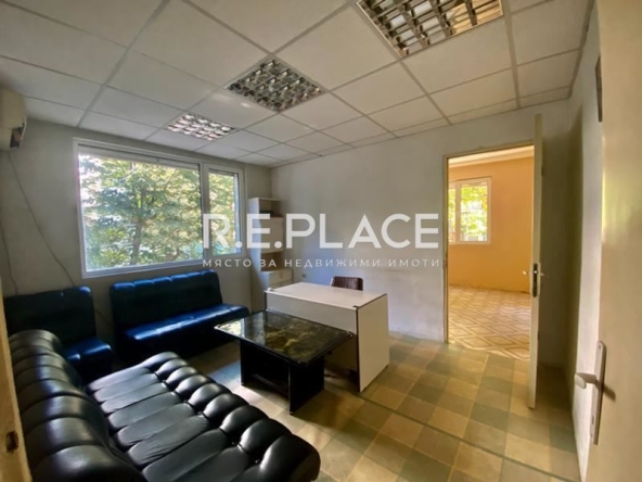 Четиристаен апартамент в Варна, Колхозен пазар - 110 кв.м за 1171 €/кв.м - Снимка #1