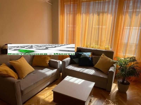 Дава се под наем Двустаен апартамент в Пловдив, Център - 65 кв.м за 459 € - Снимка #1