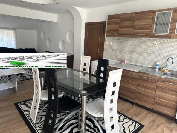 Дава се под наем Тристаен апартамент в Пловдив, Център - 120 кв.м за 400 € - Снимка #1