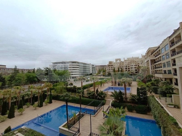 Тристаен апартамент в к.к. Златни пясъци - 160 кв.м за 2000 €/кв.м - Снимка #1