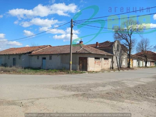 Къща в с. Хан Аспарухово, Област Стара Загора - 500 кв.м за 100 €/кв.м - Снимка #1