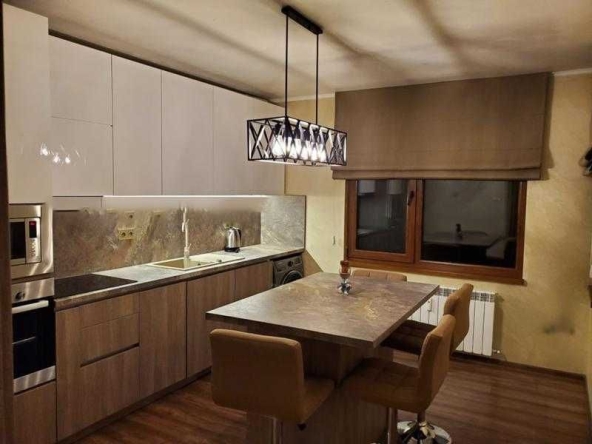 Дава се под наем Тристаен апартамент в София, Гео Милев - 90 кв.м за 420 € - Снимка #1