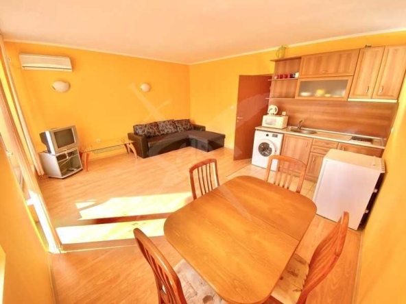 Двустаен апартамент в к.к. Слънчев бряг - 67 кв.м за 986 €/кв.м - Снимка #1