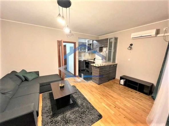 Дава се под наем Тристаен апартамент в с. Левски, Област Варна - 80 кв.м за 459 € - Снимка #1