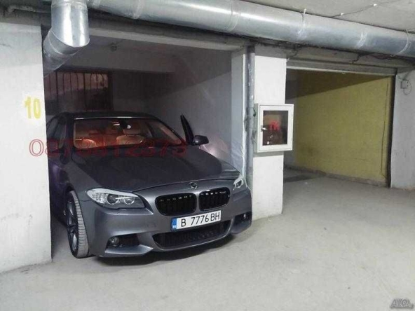 Дава се под наем Гараж / Паркомясто в Варна, Базар Левски - 15 кв.м за 61.2 € - Снимка #1