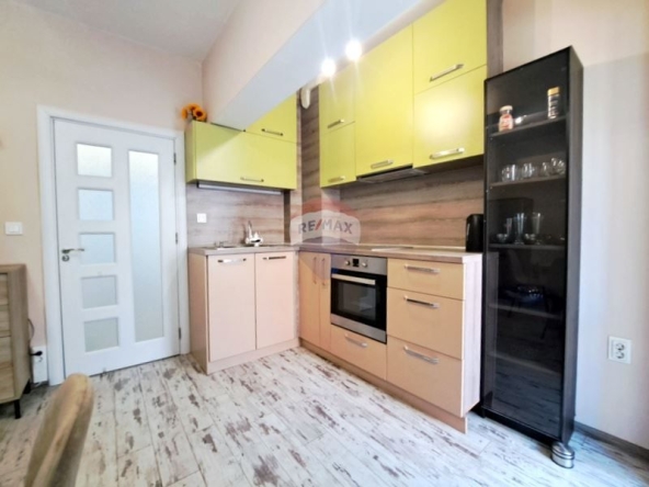 Дава се под наем Четиристаен апартамент в Варна, Окръжна болница - 103 кв.м за 765 € - Снимка #1