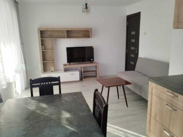 Дава се под наем Двустаен апартамент в Бургас, Център - 50 кв.м за 408 € - Снимка #1