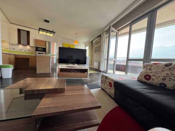 Дава се под наем Тристаен апартамент в София, Студентски град - 160 кв.м за 1249.5 € - Снимка #1