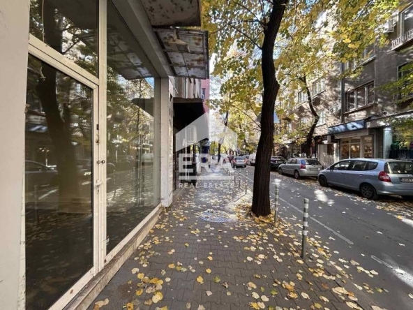Дава се под наем Магазин в София, Център - 43 кв.м за 650 € - Снимка #1