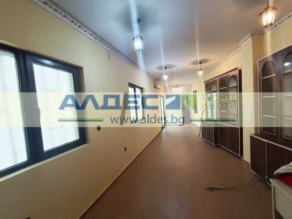 Дава се под наем Офис в София, Гоце Делчев - 42 кв.м за 500 € - Снимка #1