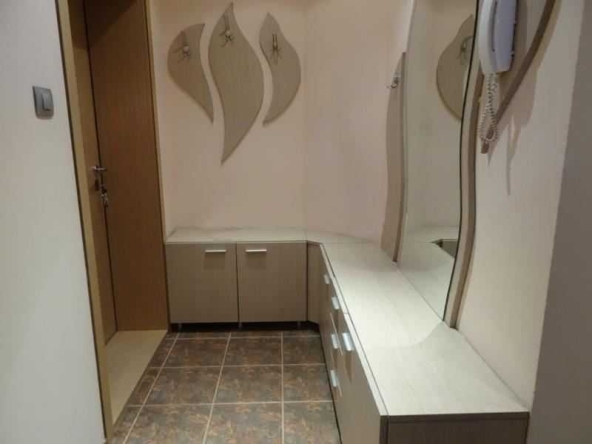 Дава се под наем Тристаен апартамент в София, Младост 2 - 105 кв.м за 499.8 € - Снимка #1