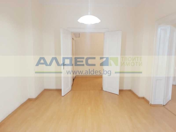 Етаж от къща в София, Център - 145 кв.м за 2682 €/кв.м - Снимка #1