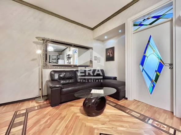Тристаен апартамент в София, Център - 86 кв.м за 3902 €/кв.м - Снимка #1